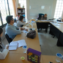 กลุ่มพัฒนาธุรกิจลงพื้นที่ อ.ลำลูกกา จ.ปทุมธานี เพื่อปรึกษาแนวทางในการพัฒนาผลิตภัณฑ์ของโครงการ (16  เมษายน  2552)