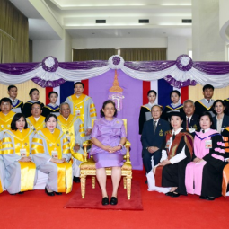 Her Royal Highness Princess Chakri Maha Sirindhorn Graciously Welcomes and Meets the Scholarship Students of the Chaipattana Foundation, and Bestows the Degree to those who Graduated in the Academic Year 2017