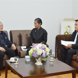 Minister of Tourism and Sports met the General-Secretary of the Chaipattana Foundation for advice on brining the King’s Philosophy for tourism development