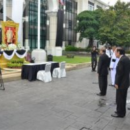The Chaipattana Foundation together with the Office of the Royal Development Projects organized a merit-making ceremony with twenty monks to commemorate the passing away of His Majesty King Bhumibol Adulyadej