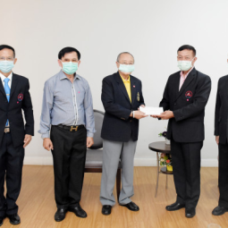 <strong>อ่านเพิ่มเติมเกี่ยวกับ</strong><br />พลโทสัมพันธ์ ยังพะกูล นายกสมาคมนักวิ่งเพื่อสุขภาพแห่งประเทศไทย และคณะ มอบเงิน จำนวน 100,000 บาท เพื่อสมทบ "กองทุนชัยพัฒนาสู้ภัยโควิด 19 (และโรคระบาดต่างๆ)” พลโทสัมพันธ์ ยังพะกูล นายกสมาคมนักวิ่งเพื่อสุขภาพแห่งประเทศไทย และคณะ มอบเงิน จำนวน 100,000 บาท เพื่อสมทบ "กองทุนชัยพัฒนาสู้ภัยโควิด 19 (และโรคระบาดต่างๆ)”