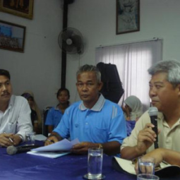 <strong>อ่านเพิ่มเติมเกี่ยวกับ</strong><br />การให้ความช่วยเหลือและสนับสนุนด้านการพัฒนาอาชีพเกาะปูยู การให้ความช่วยเหลือและสนับสนุนด้านการพัฒนาอาชีพเกาะปูยู