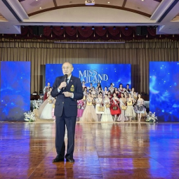 <strong>Read more about</strong><br />Secretary-General of the Chaipattana Foundation Presides Over the Opening of “Debutante Gala Night” Secretary-General of the Chaipattana Foundation Presides Over the Opening of “Debutante Gala Night”
